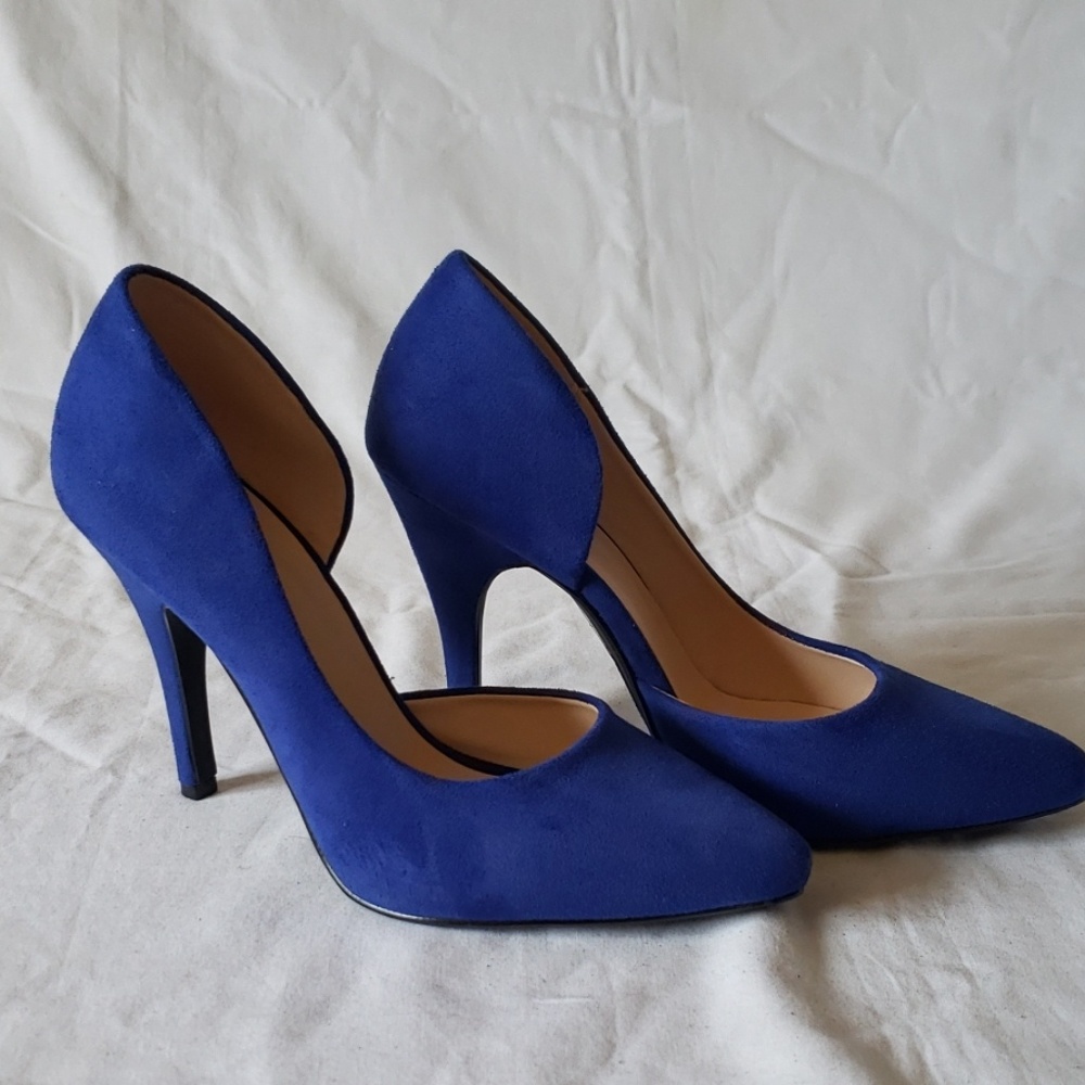 Blue suede heel